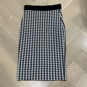 H&M houndstooth, straight skirt